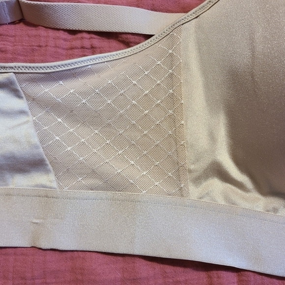 BALI One Smooth U Bounce Control Wire-Free T-Shirt Bra - Picture 5 of 8